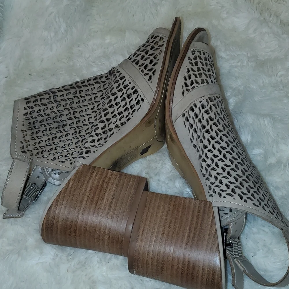 Vince camuto Lendia leather‎ booties #294